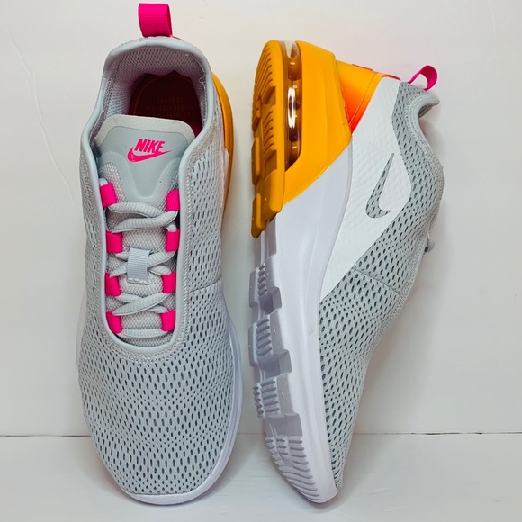 WMNS NIKE AIR MAX MOTION 2 - Picture 4 of 9